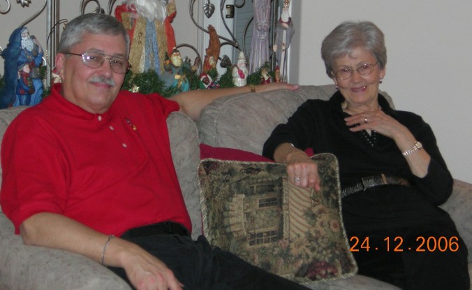 ron-mom-xmas-2006.jpg